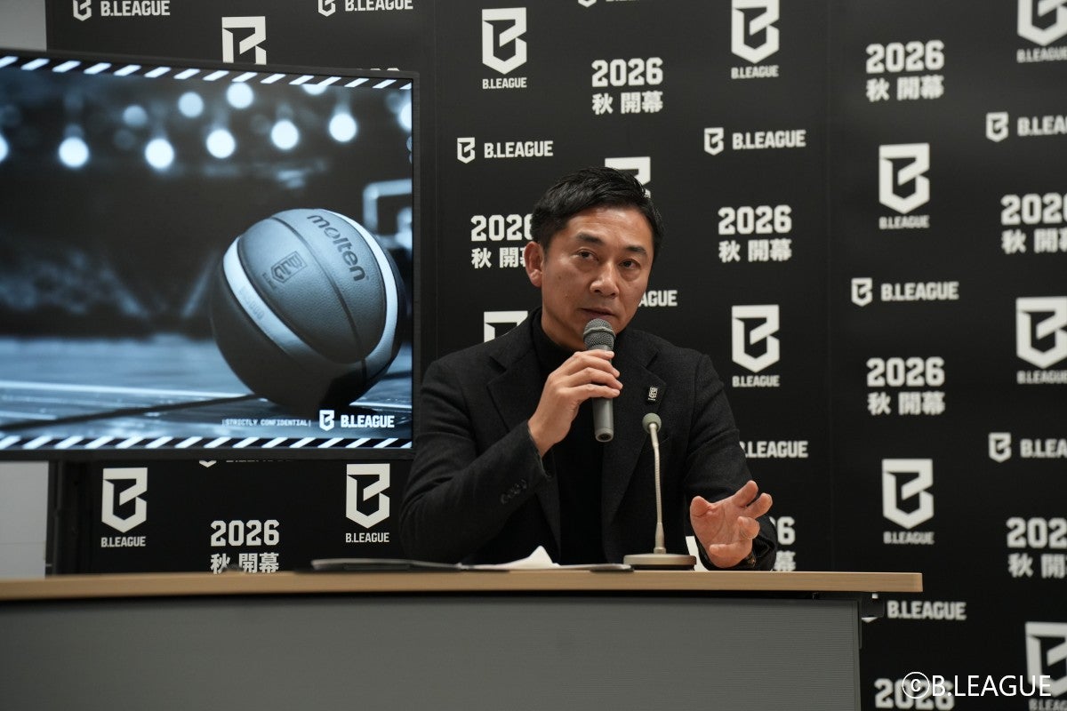 B.LEAGUEドラフト概要発表記者会見にて制度の説明を行う島田チェアマン