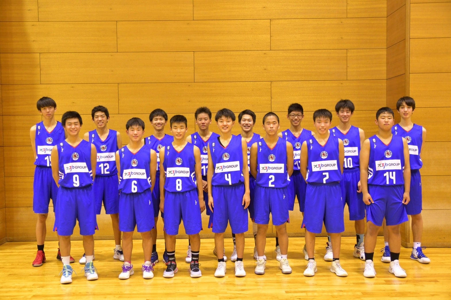クラブの集合写真